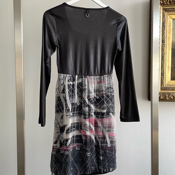 Save the Queen Italy Y2K Vintage “NEW YORKER” Wet Look Silk Chiffon Dress - Picture 5 of 7